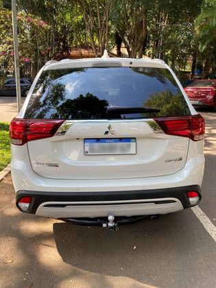 MITSUBISHI OUTLANDER 3.0 MIVEC V6 GASOLINA HPE-S AWD AUTOMÁTICO